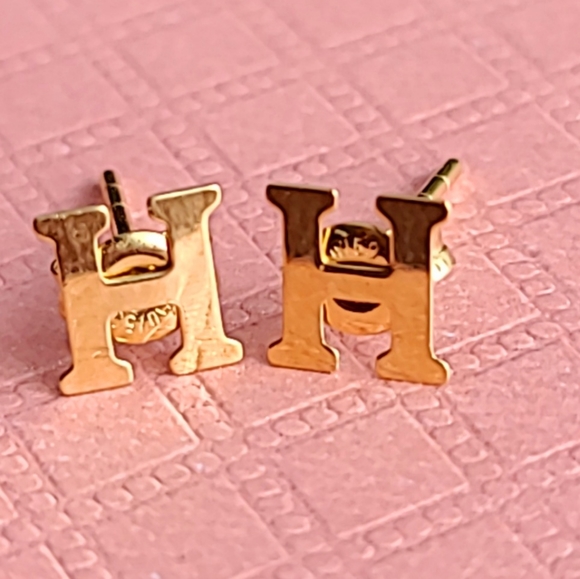 Letter earrings - Picture 1 of 7